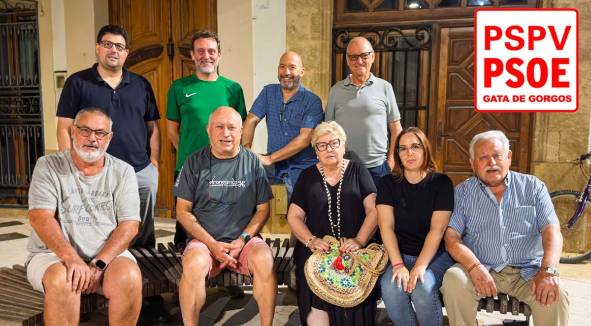 Foto de familia de la ejecutiva socialista de Gata de Gorgos.