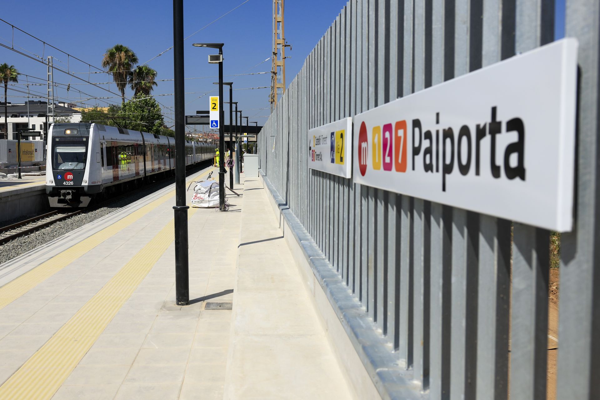 Fotos de la visita a las obras de la estación de Paiporta este jueves