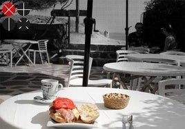 Un almuerzo en una de las terrazas de Primera Línea y con el mar al fondo.
