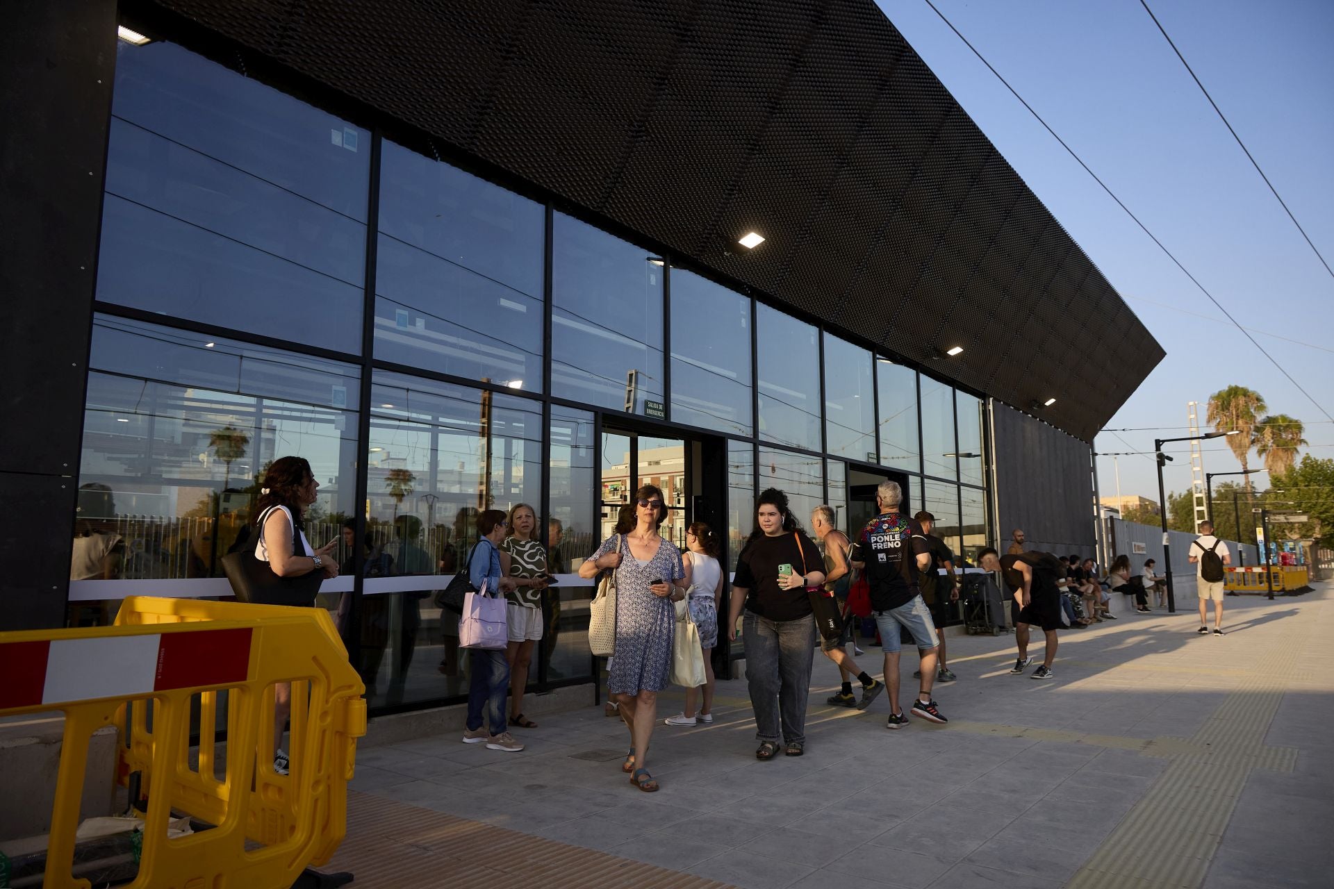 Todas las imágenes de apertura del metro en la zona cero de la dana