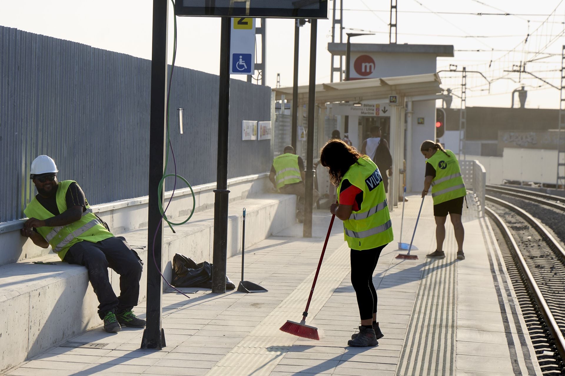 Todas las imágenes de apertura del metro en la zona cero de la dana