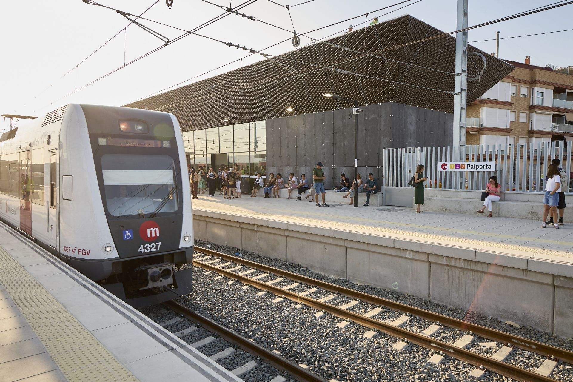 Todas las imágenes de apertura del metro en la zona cero de la dana