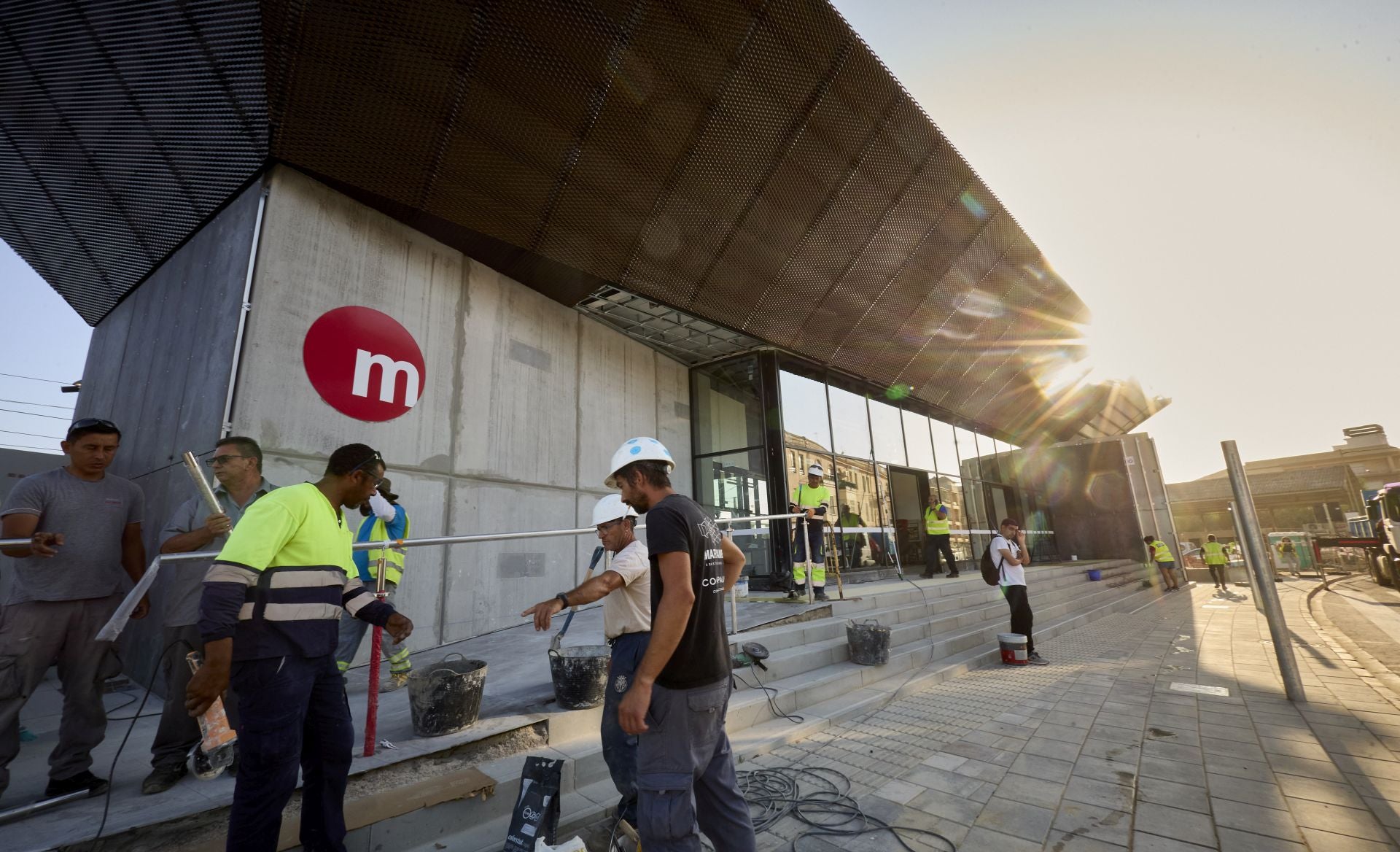 Todas las imágenes de apertura del metro en la zona cero de la dana