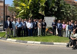 Foto de familia en el acto de homenaje en Paterna.