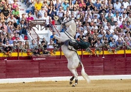 Andy Cartagena durante una faena.