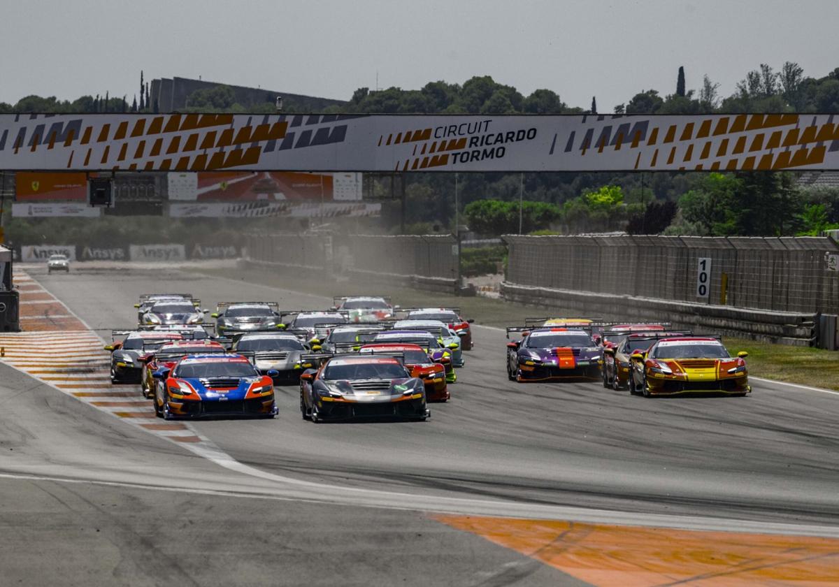 Segunda carrera del Trofeo Pirelli.