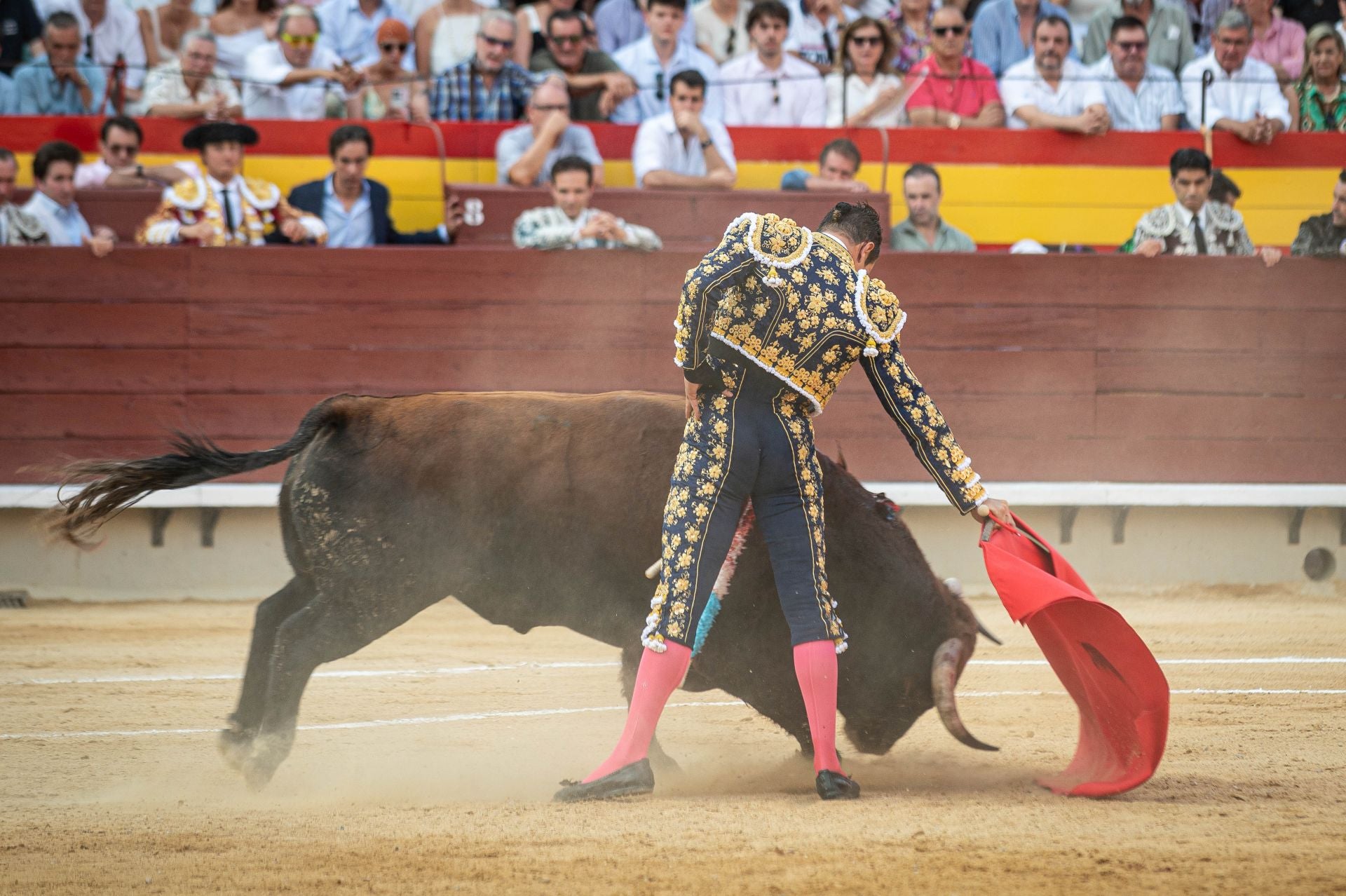 La plaza de toros de Castellón se viste de gala en su homenaje a Manuel Colonques