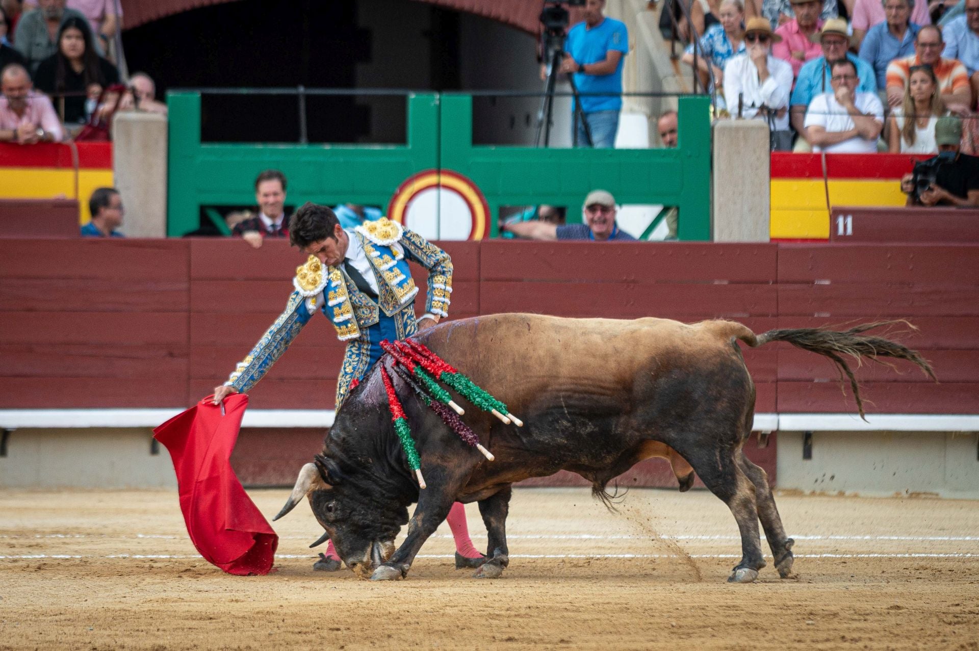 La plaza de toros de Castellón se viste de gala en su homenaje a Manuel Colonques