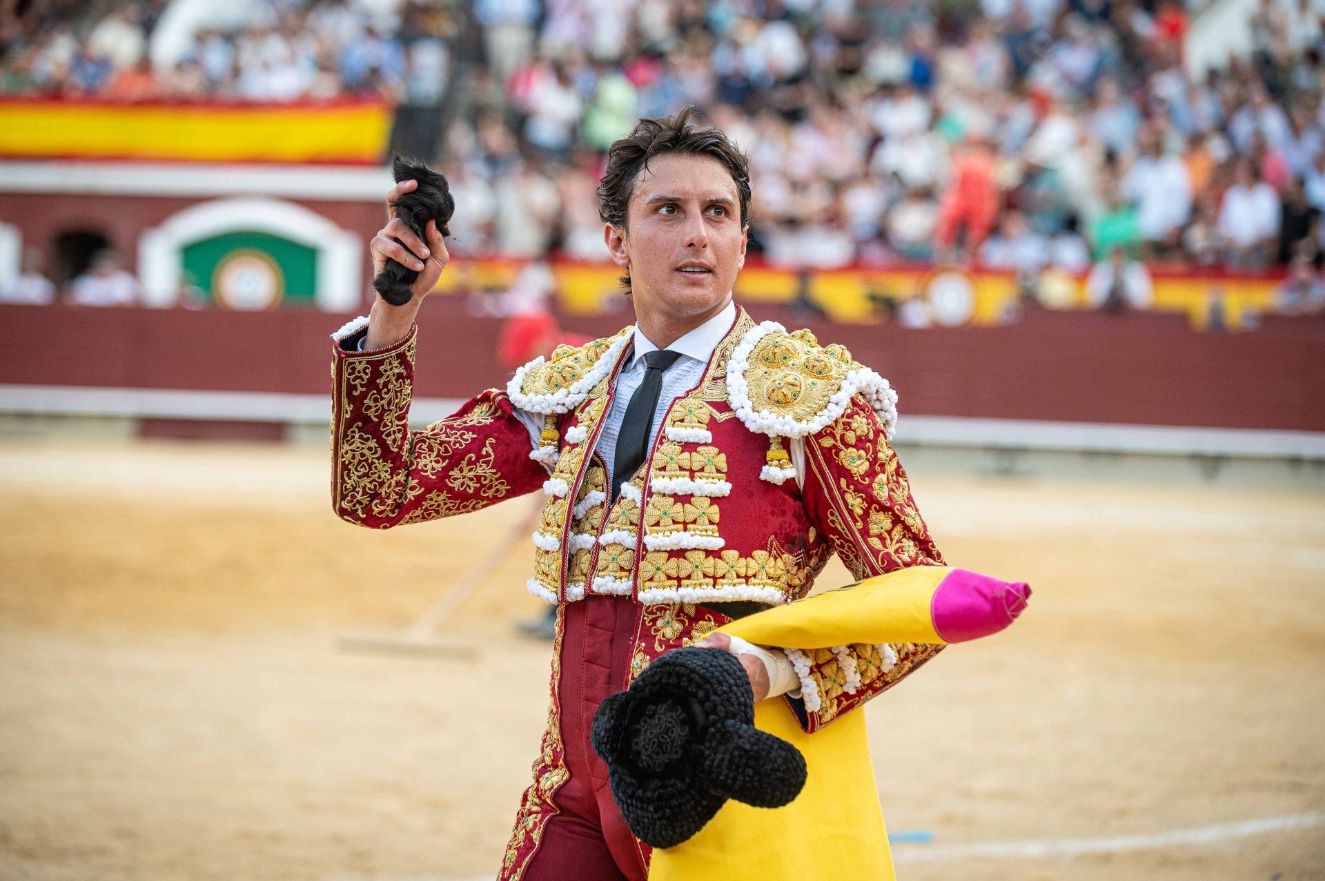 La plaza de toros de Castellón se viste de gala en su homenaje a Manuel Colonques