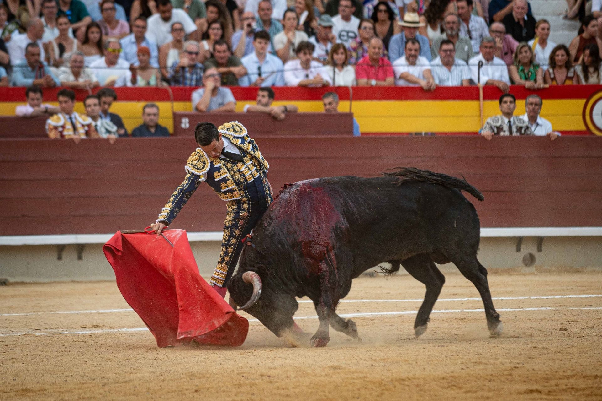 La plaza de toros de Castellón se viste de gala en su homenaje a Manuel Colonques