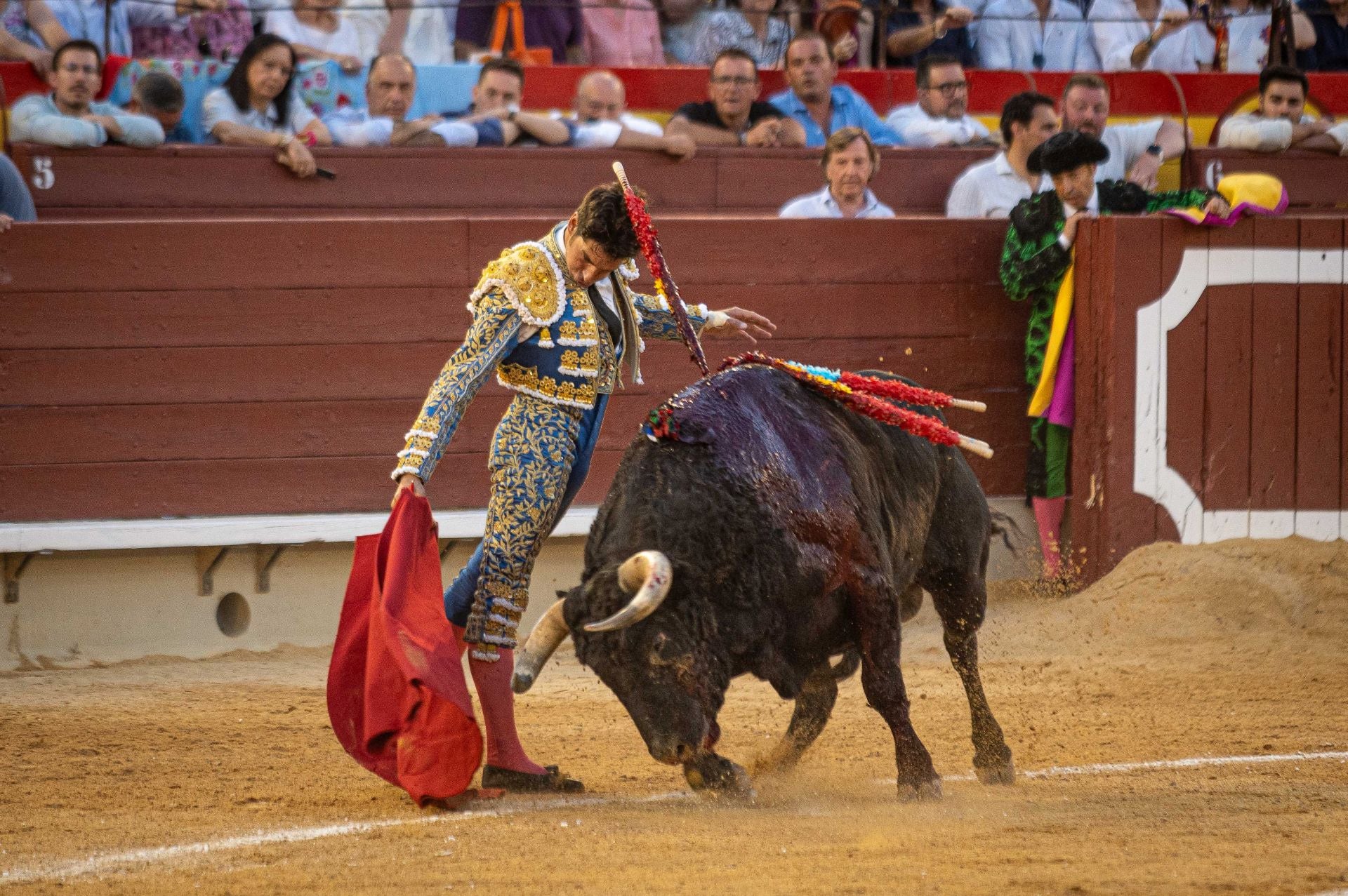 La plaza de toros de Castellón se viste de gala en su homenaje a Manuel Colonques