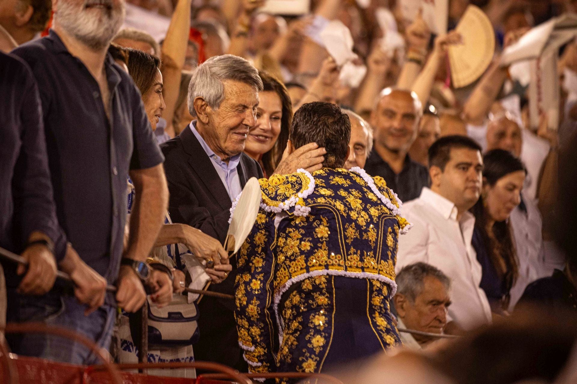 La plaza de toros de Castellón se viste de gala en su homenaje a Manuel Colonques