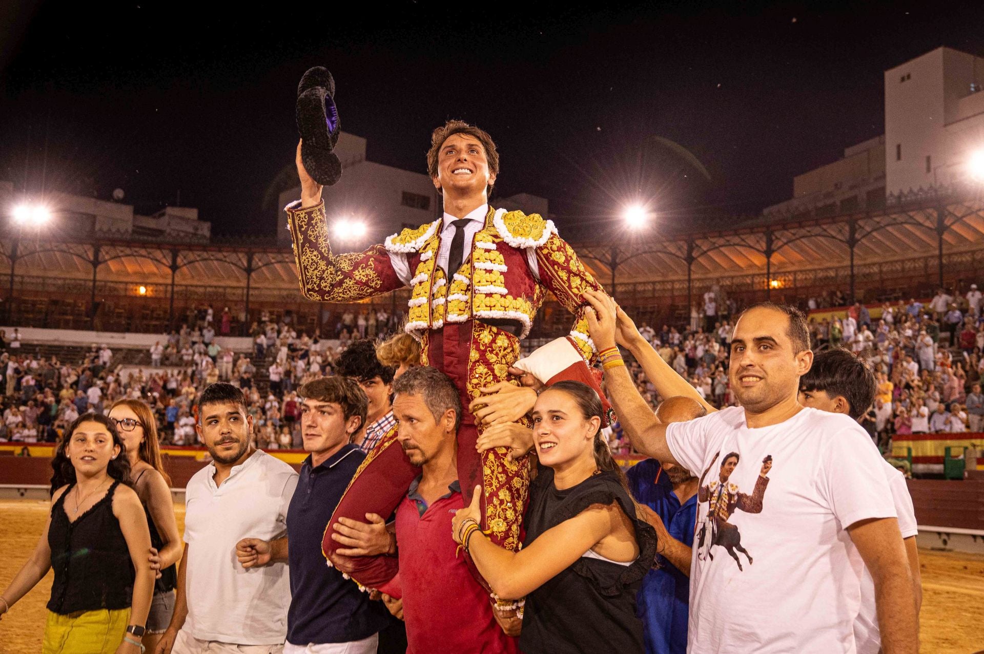 La plaza de toros de Castellón se viste de gala en su homenaje a Manuel Colonques