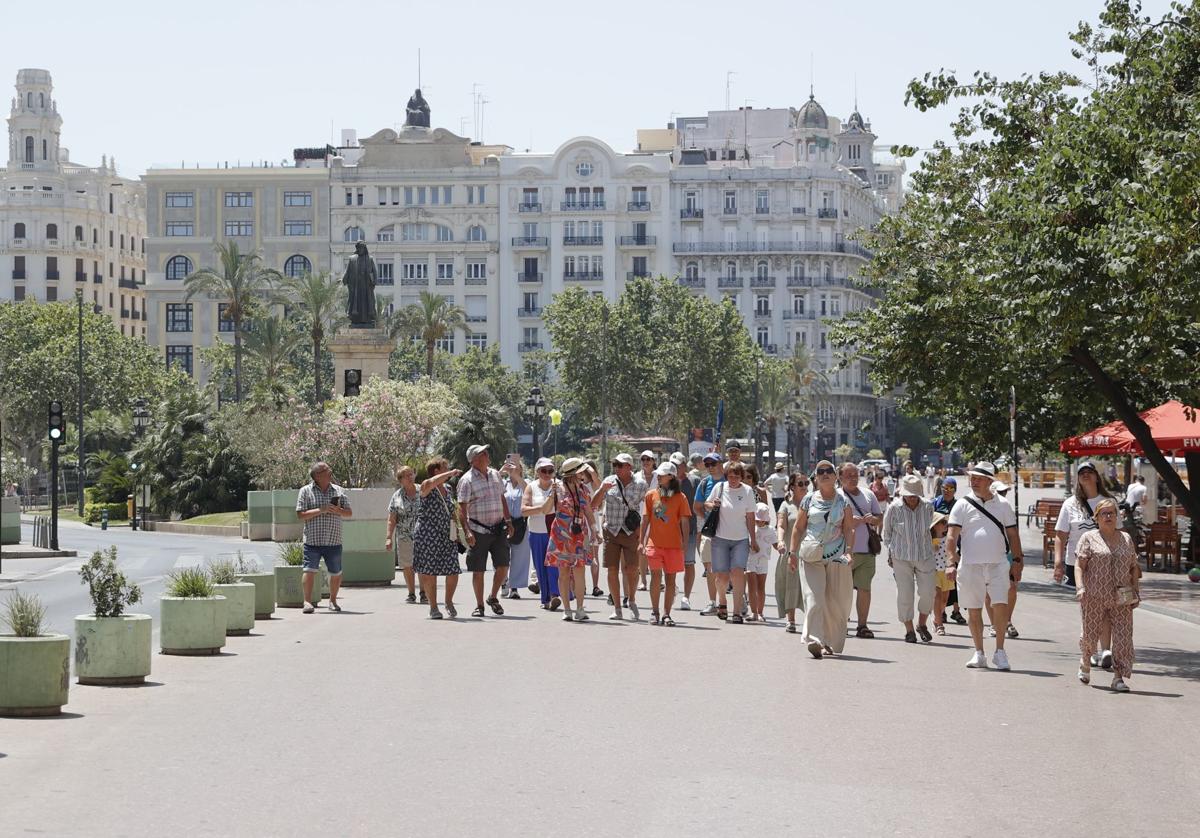 Aemet eleva el nivel de aviso para este lunes en Valencia por la ola de calor