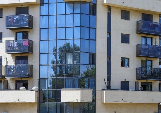 El edificio de La Torre que compró el Botánico y que ha acabado siendo okupado.