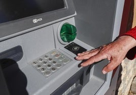 El importante cambio que llega a los cajeros el 1 de julio: cuánto suben las comisiones por banco