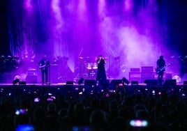 Actuación de The Cult en los Conciertos de Viveros de la Feria de Julio 2024.