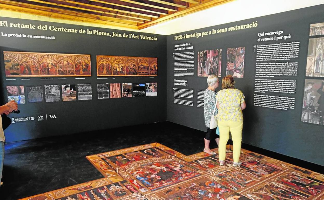 Una exposición de 'El Centenar de la Ploma', en Valencia.