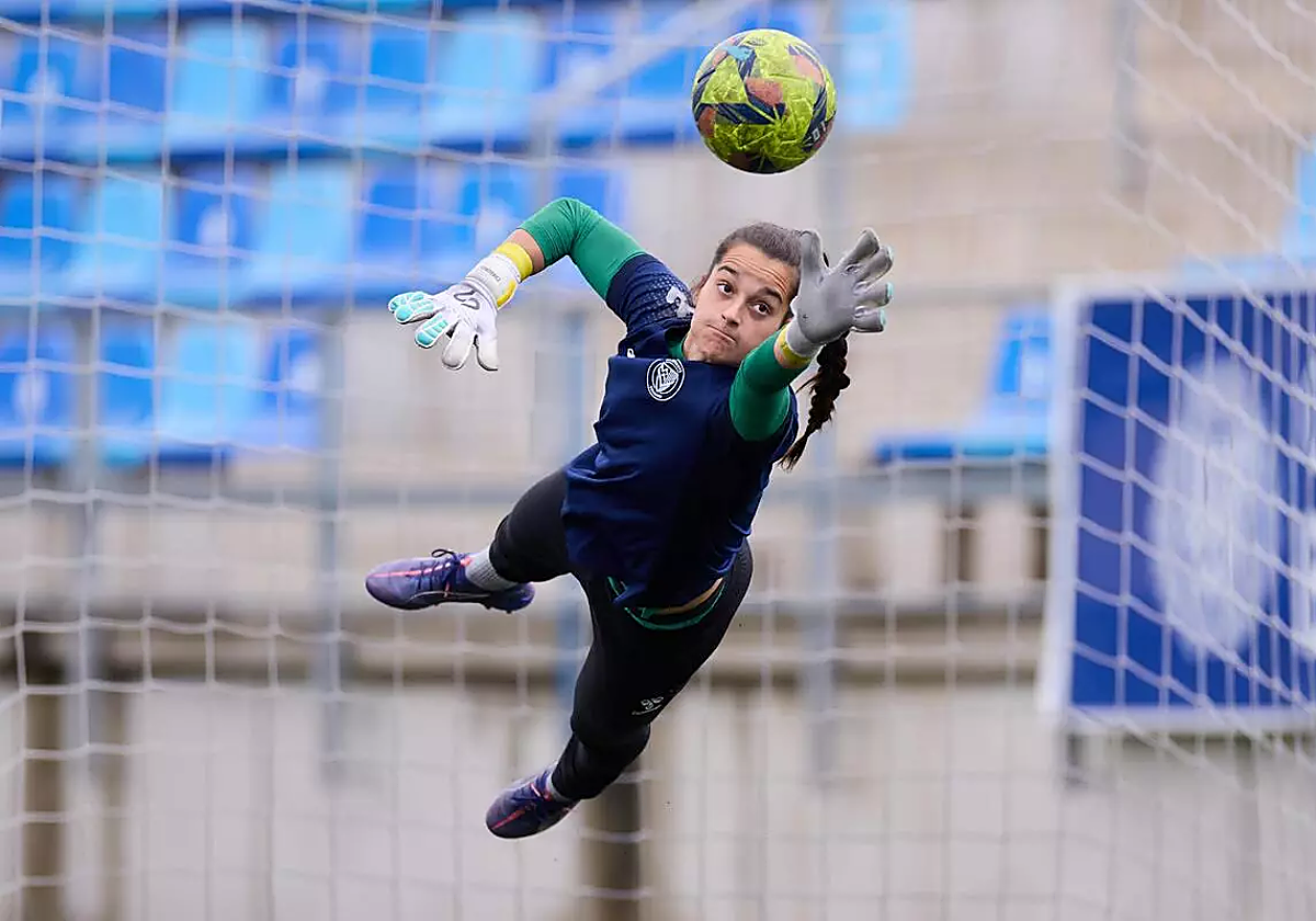 Laura Coronado, durante un entrenamiento con el Levante Badalona.