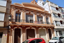 Edificio de la UGT en Cullera.