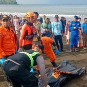 El equipo de rescate durante las labores de búsqueda.