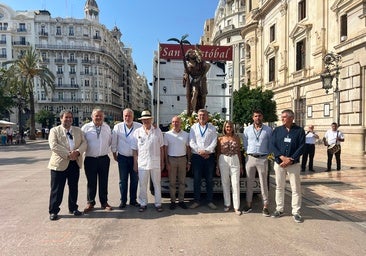 Representantes de FVET, en el Ayuntamiento con San Cristóbal.