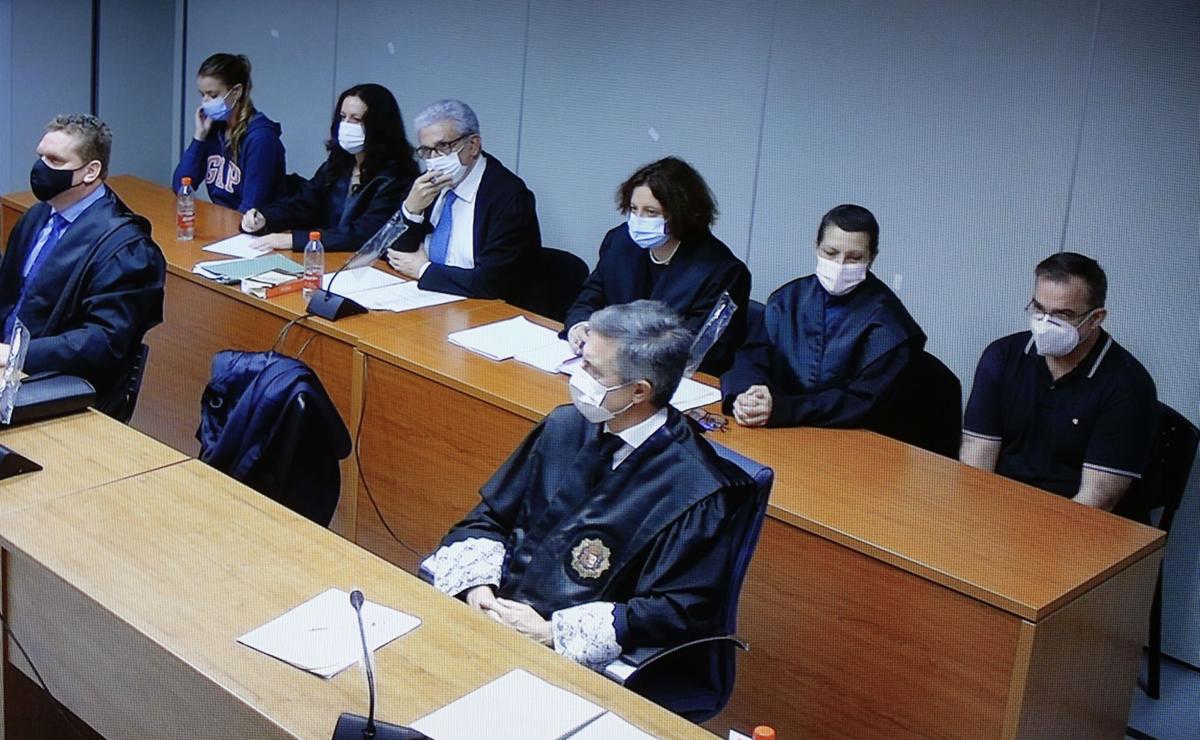 Maje y Salva en una de las sesiones del juicio por el crimen de Patraix.