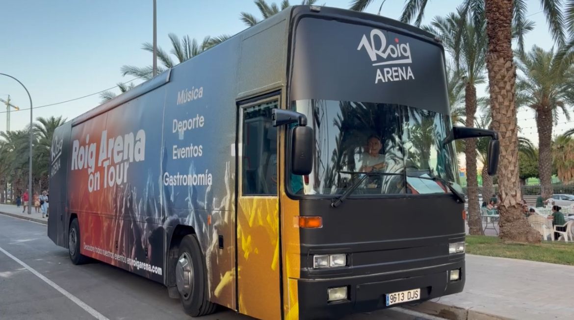 Imagen secundaria 1 - El desembarco del Roig Arena en toda Valencia