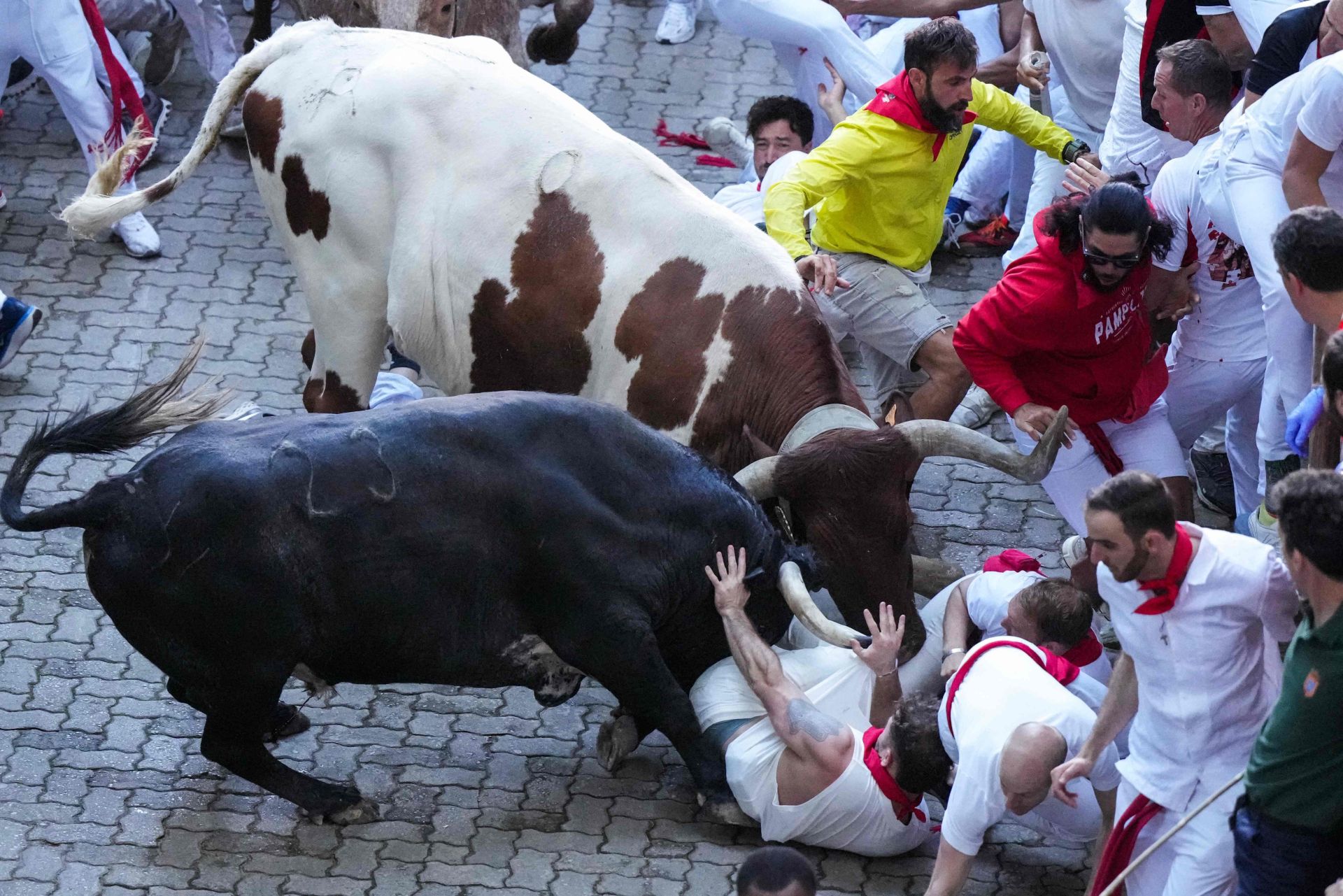 El peligroso segundo encierro de San Fermín 2025, en imágenes