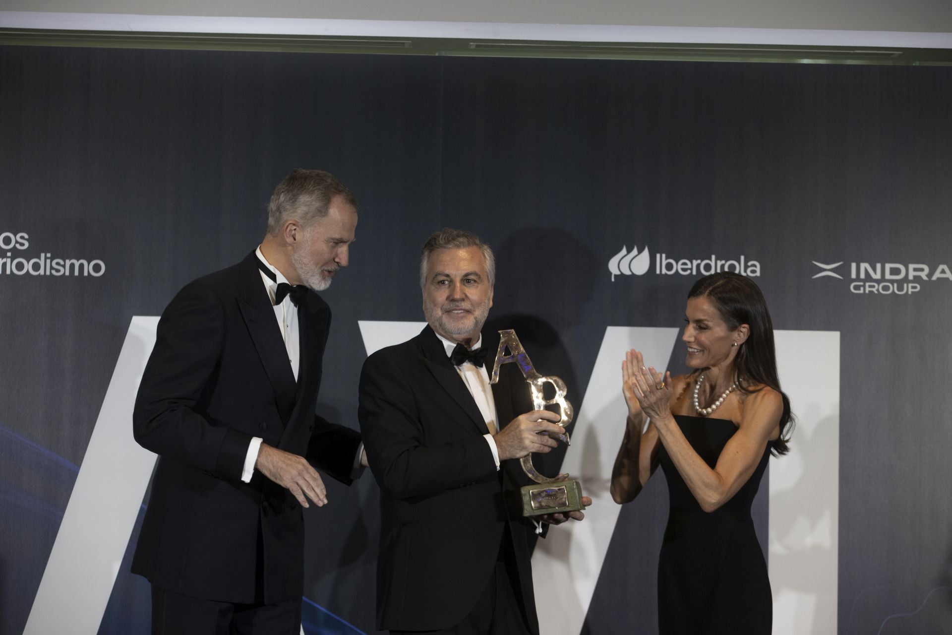 FOTOS | Los Reyes entregan los Premios Cavia 2025
