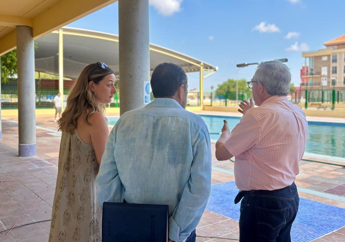 Visita de la concejala de Deportes, Rocío Gil, a las instalaciones de Castellar-l'Oliveral.