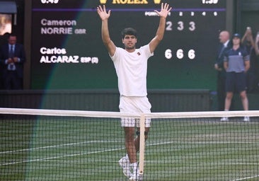A qué hora juega Alcaraz las semifinales de Wimbledon y dónde verlo por televisión