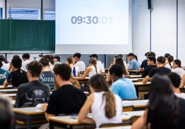 Las notas de corte para entrar en la universidad se reducen tras la caída en los resultados de la selectividad