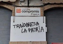 Pintadas en la sede de Compromís en Picanya