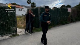 Momento de la detención del presunto autor de los robos.