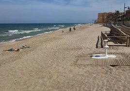 La Playa de El Perelló, una de las que ha abierto ya al baño.