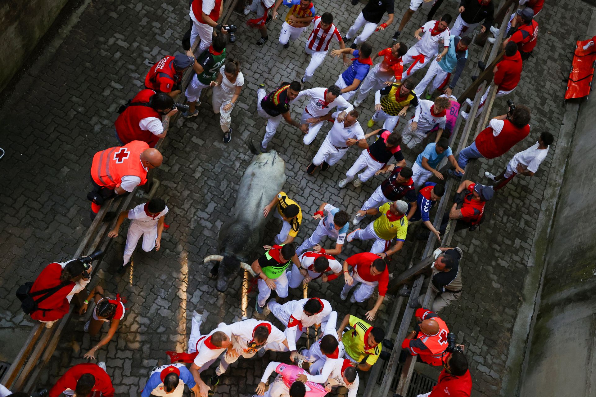 El sexto encierro de San Fermín 2025, en imágenes