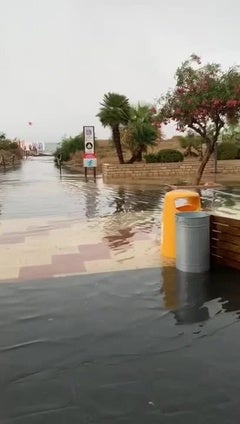 Paseo marítimo de Canet inundado
