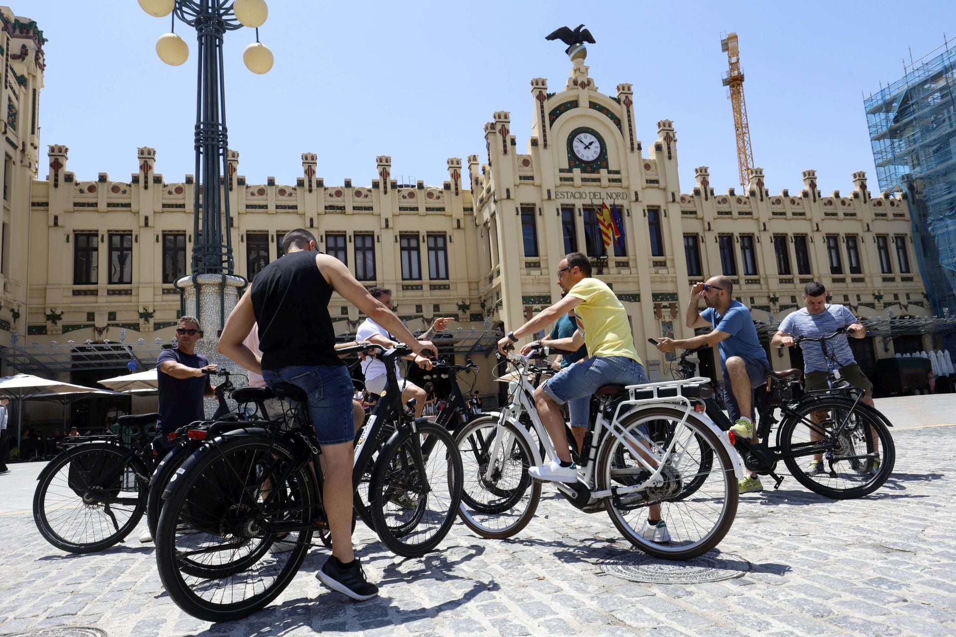 FOTOS | El zoco de la estación del Norte de Valencia