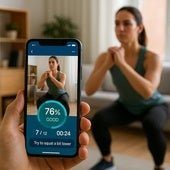 Una usuaria de Wellit recibe el feedback de la aplicación al realizar un ejercicio.