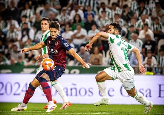 Elgezabal la temporada pasada con el Levante.