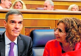 Pedro Sánchez y María Jesús Montero, en el Congreso.