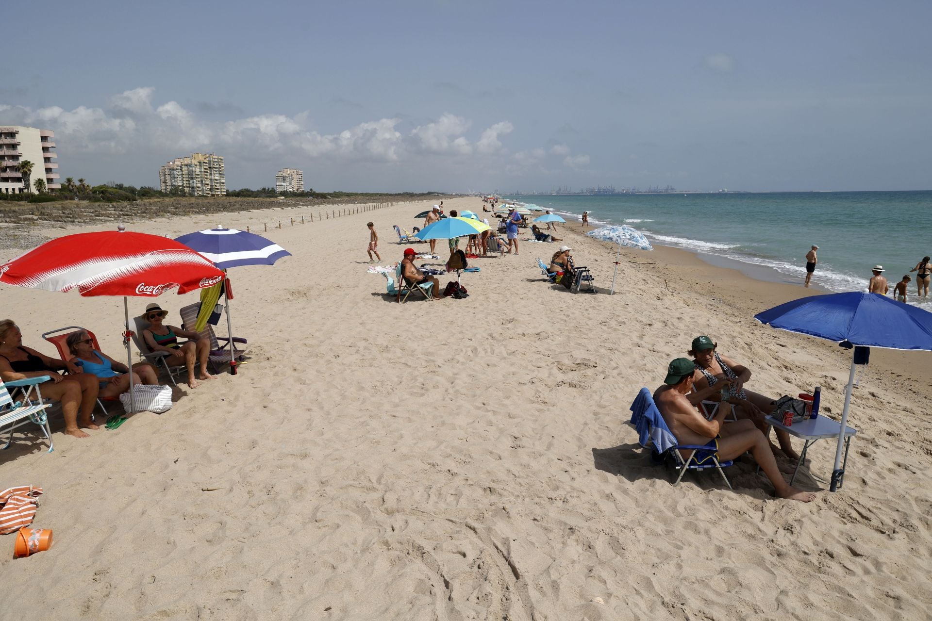El temporal golpea a las playas del Saler año y medio después de la regeneración