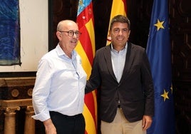 El alcalde de Massanassa, Paco Comes, y el presidente de la Generalitat. Carlos Mazón.