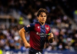 Carlos Álvarez, durante un partido del Levante la temporada pasada.