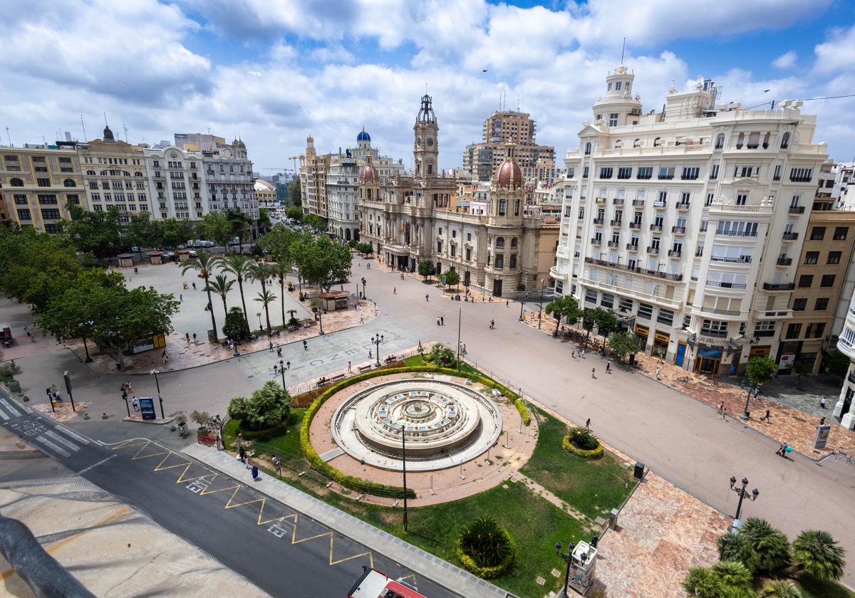 Vista de la plaza del Ayuntamiento de Valencia.