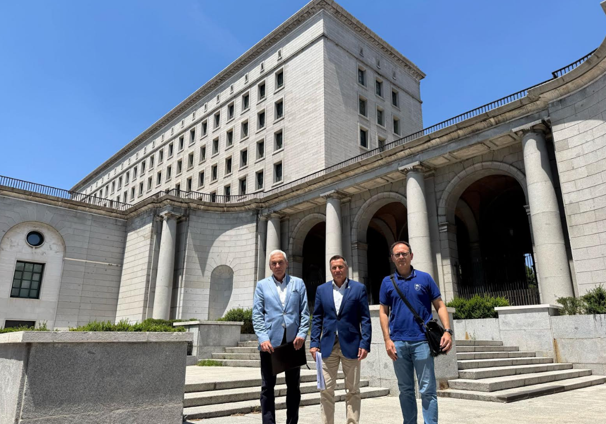 Burriana se reúne con el Ministerio para reclamar las inversiones que frenen la erosión y preserven el futuro de sus playas