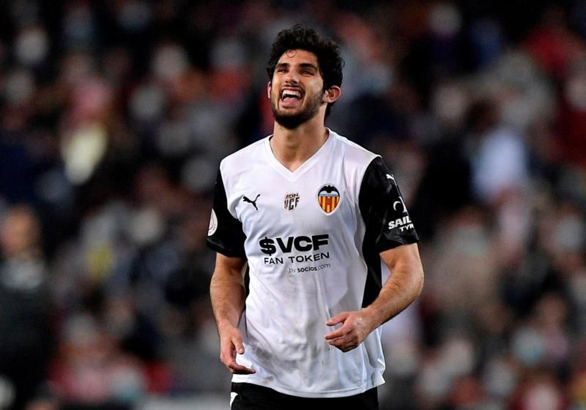 Gonçalo Guedes, fichaje más caro de la historia del Valencia, durante unas semifinales de Copa