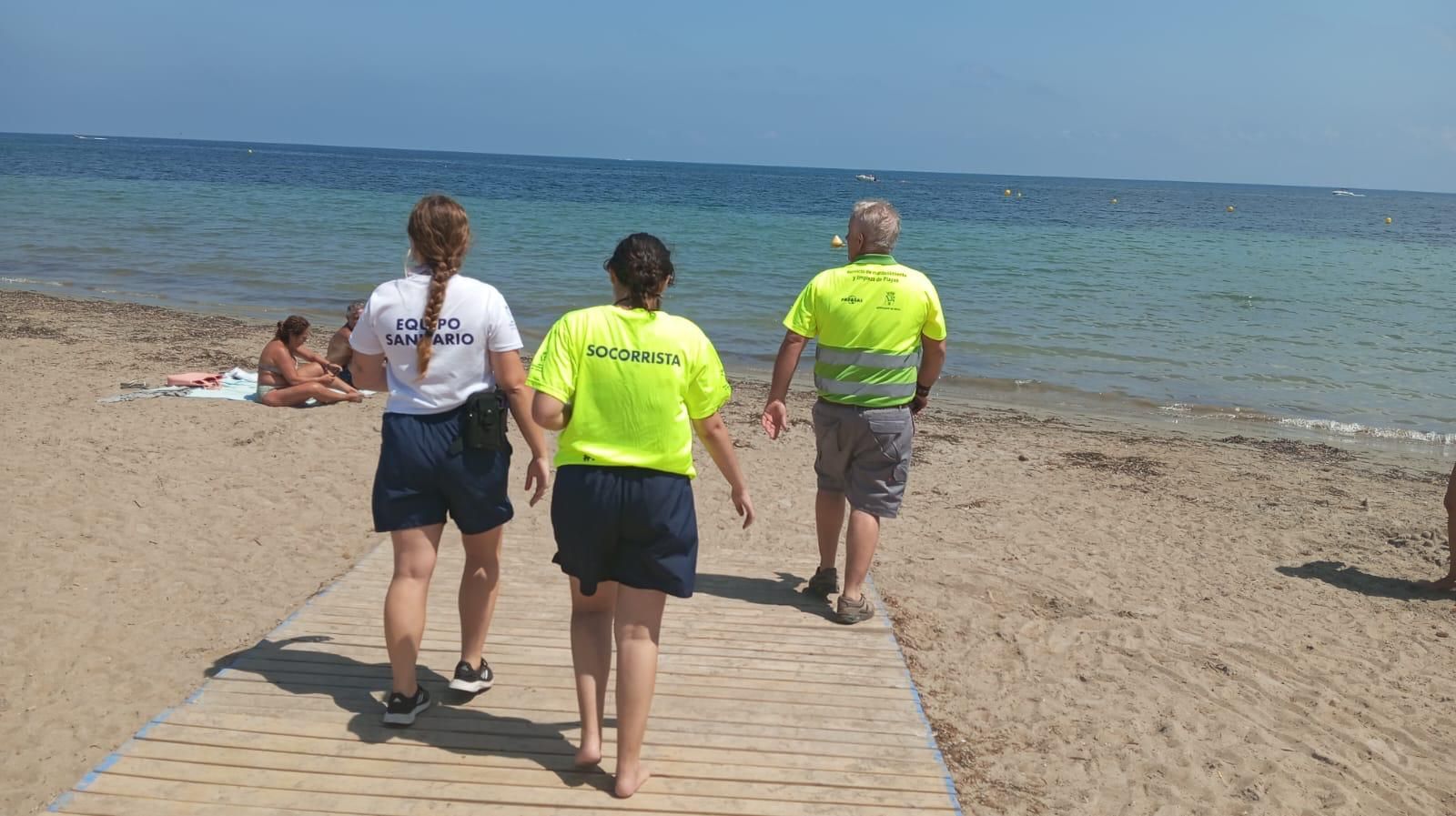 FOTOS | Cierran otras tres playas en Dénia por contaminación fecal