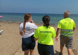 Cierre de una de las playas de Dénia.